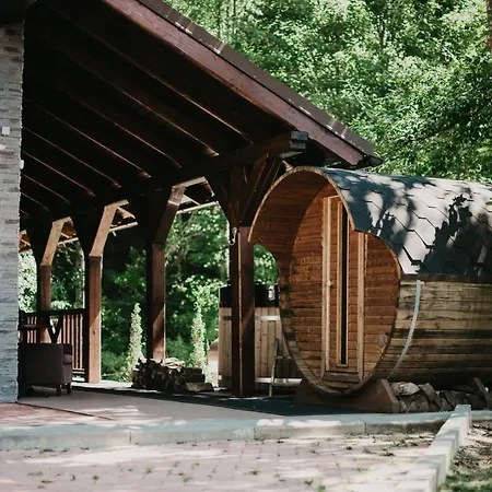 Wellness Lampasik Bed & Breakfast 4*