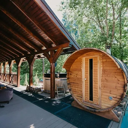 Bed & Breakfast Wellness Lampasik