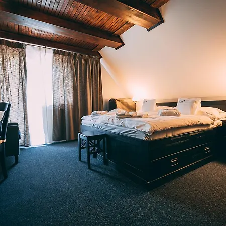 Bed & Breakfast Wellness Lampasik 4*